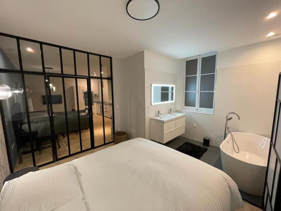 Appartement Pour 1A2 Personnes#2 Lyon Bagian luar foto